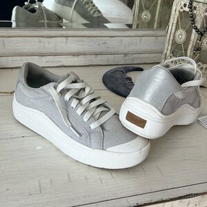 Dr Scholl’s sneakers